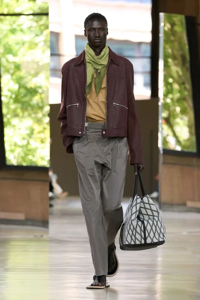 Look 17